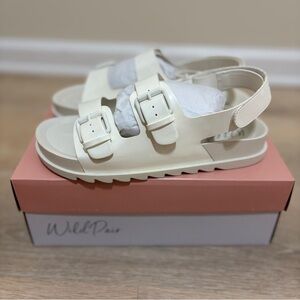 Wild Pair Buckle Sandals New Women’s Size 9 Pearl Patent